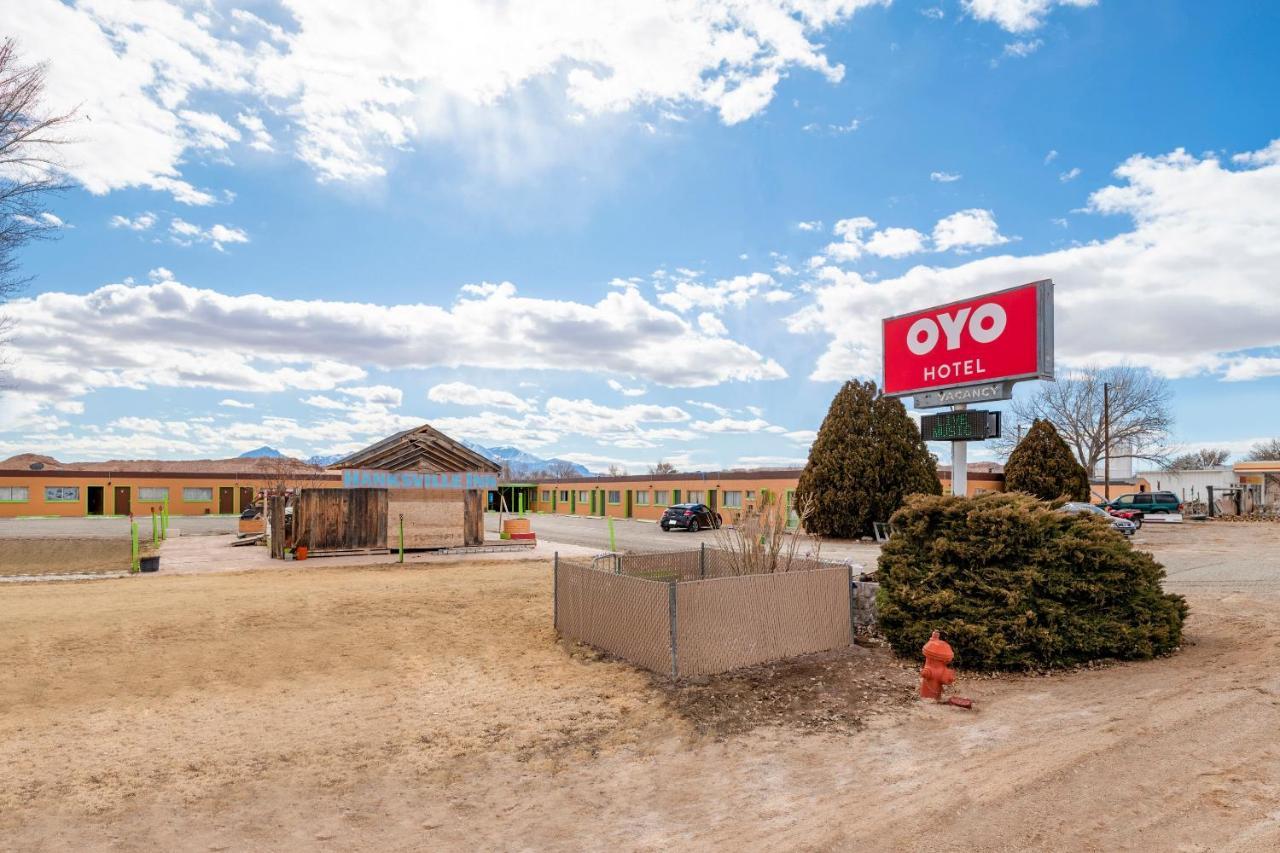 Oyo Hotel Hanksville, Ut ภายนอก รูปภาพ