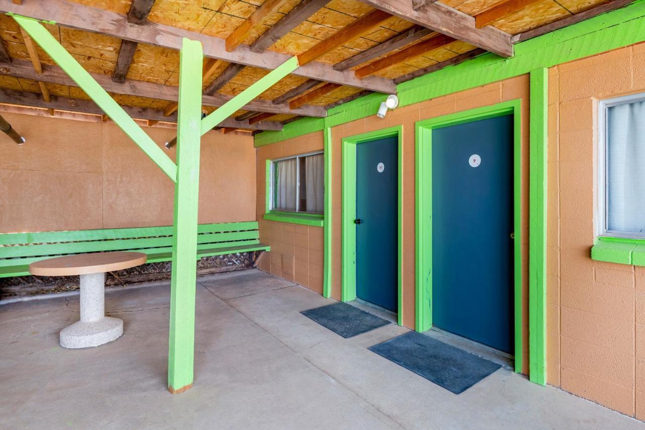 Oyo Hotel Hanksville, Ut ภายนอก รูปภาพ