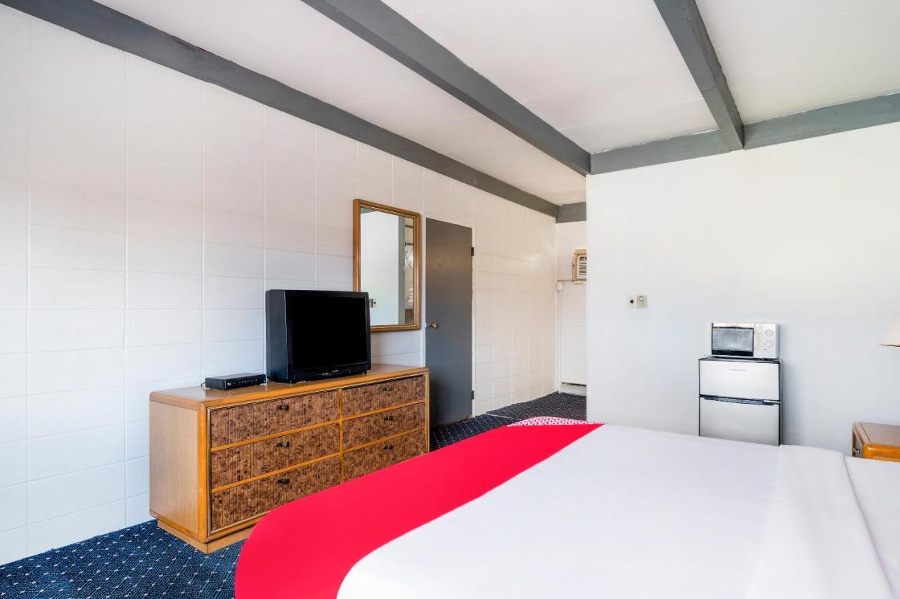 Oyo Hotel Hanksville, Ut ภายนอก รูปภาพ