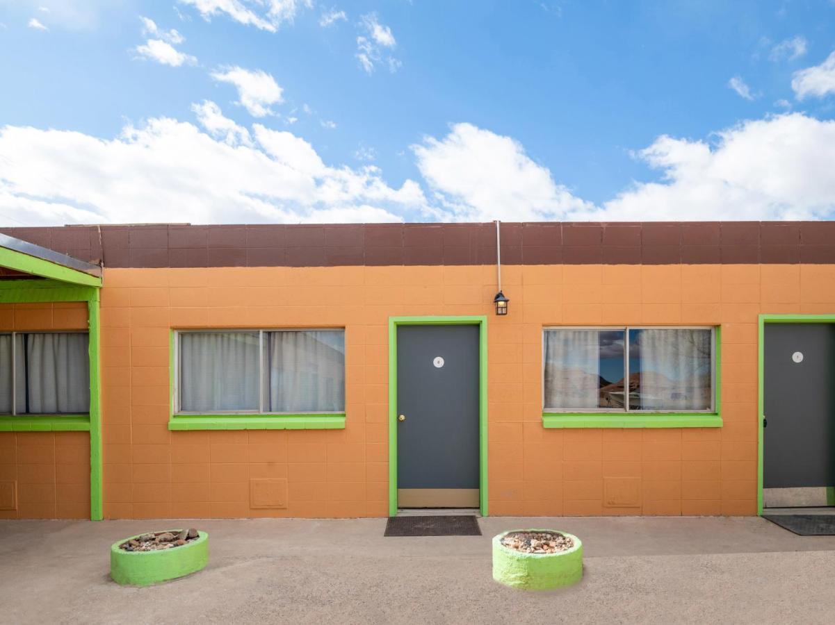 Oyo Hotel Hanksville, Ut ภายนอก รูปภาพ