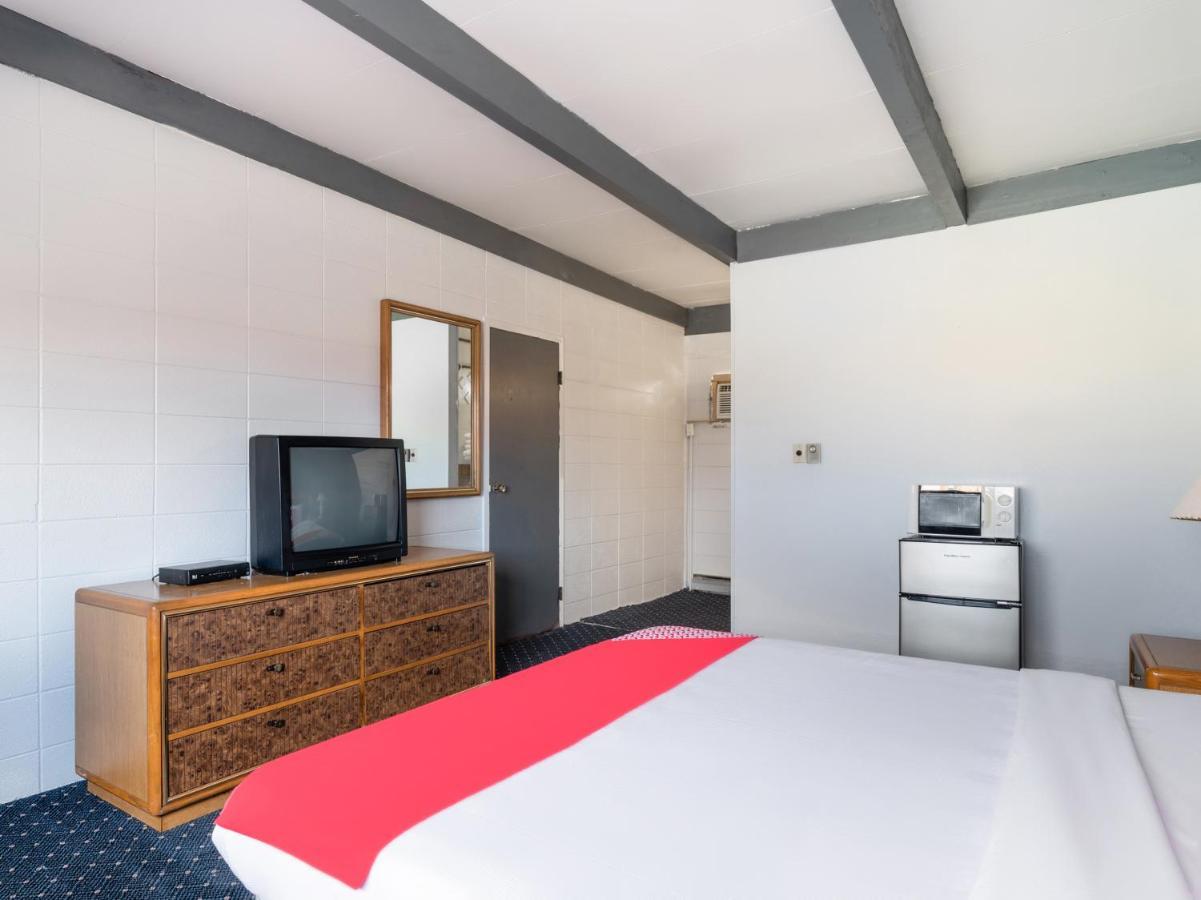 Oyo Hotel Hanksville, Ut ภายนอก รูปภาพ